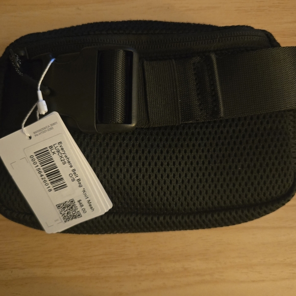 Lululemon Everywhere Belt Bag 1L Knit Mesh - Picture 3 of 5
